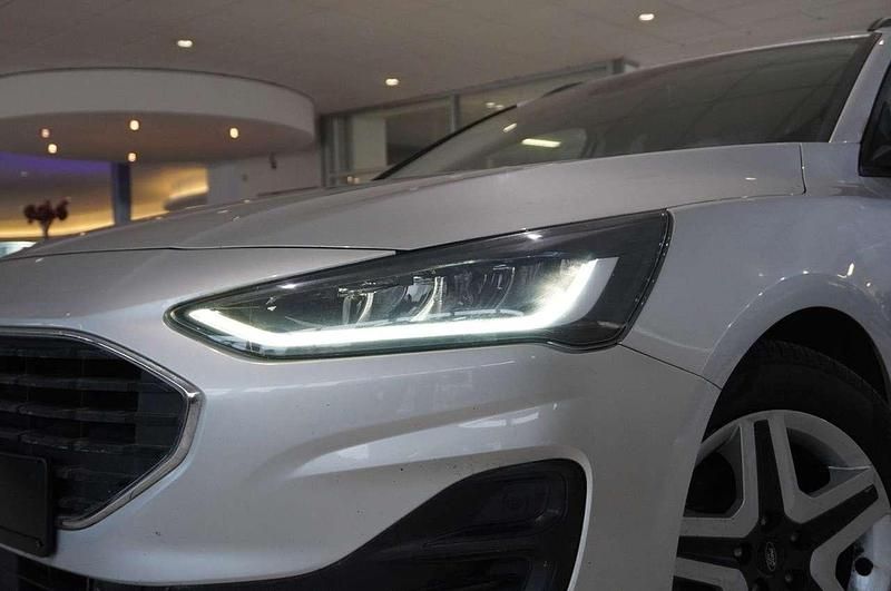 Gebraucht Ford Focus Sport 147 PS (108 kW) 2022 Silber metallic Limousine