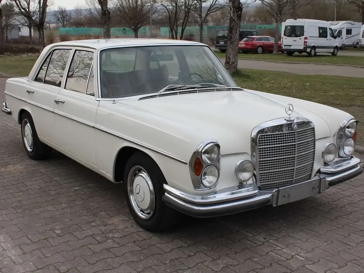 Gebraucht Mercedes S280 200 PS (147 kW) 1971 Weiß Limousine