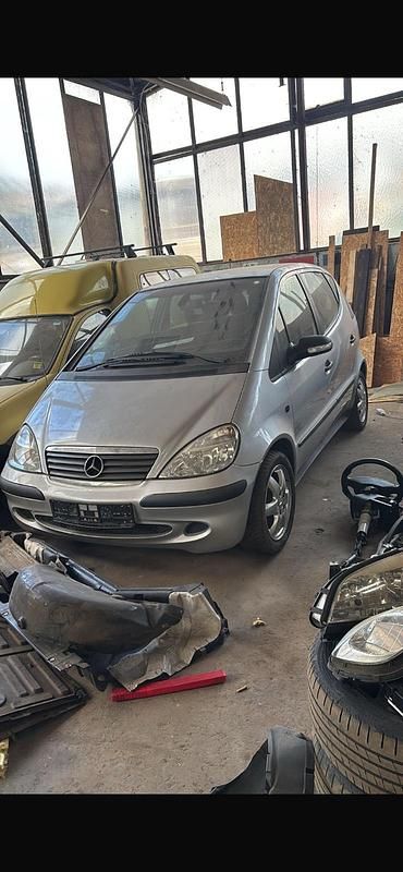 Second-hand Mercedes A140 2004 Argintiu Berlinǎ