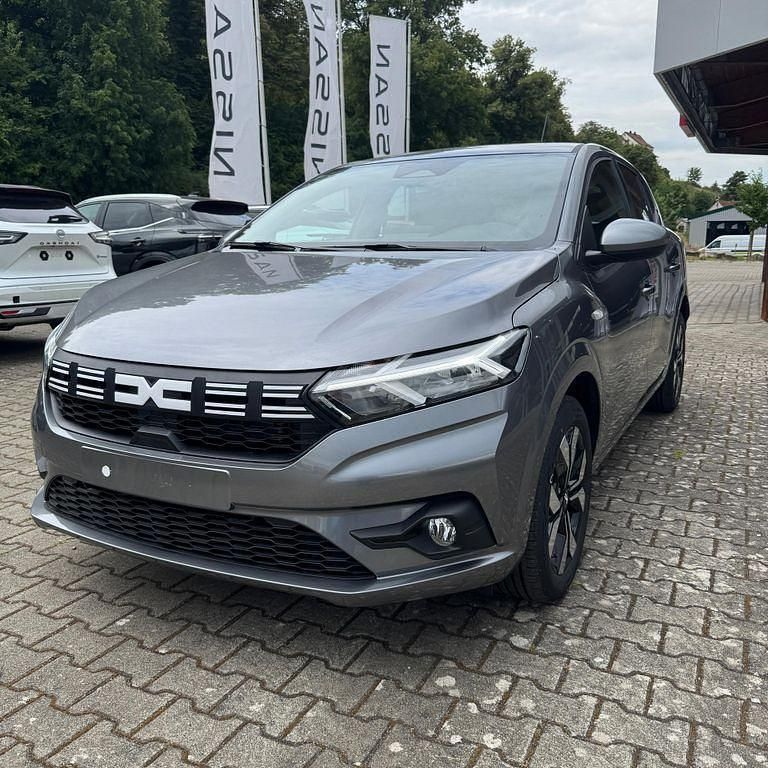Neu Dacia Sandero Expression 91 PS (66 kW) 2025 Grau Kleinwagen