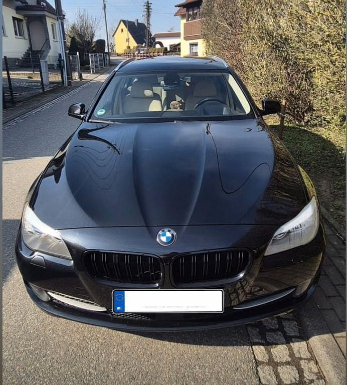 Gebraucht BMW 530 Sport Line 258 PS (189 kW) 2012 Schwarz Kombi