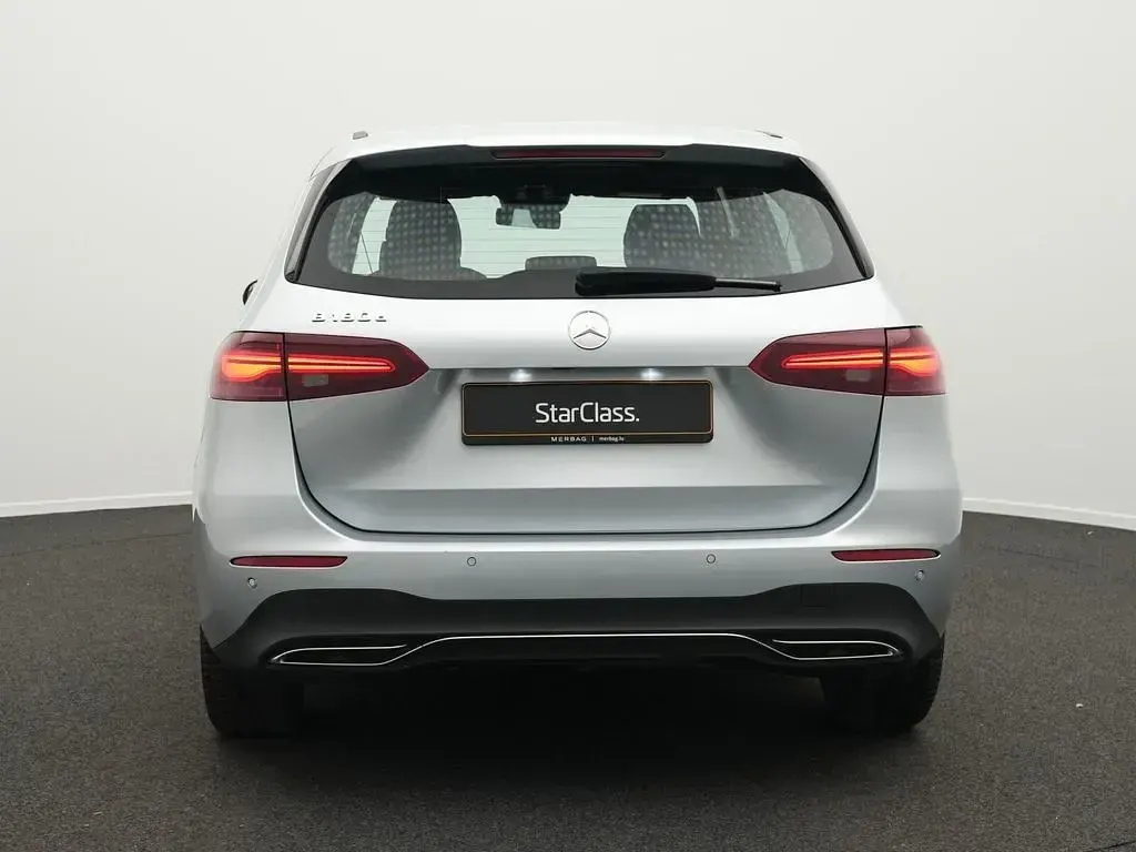 Gebraucht Mercedes B180 116 PS (85 kW) 2025 Silber Kleinwagen