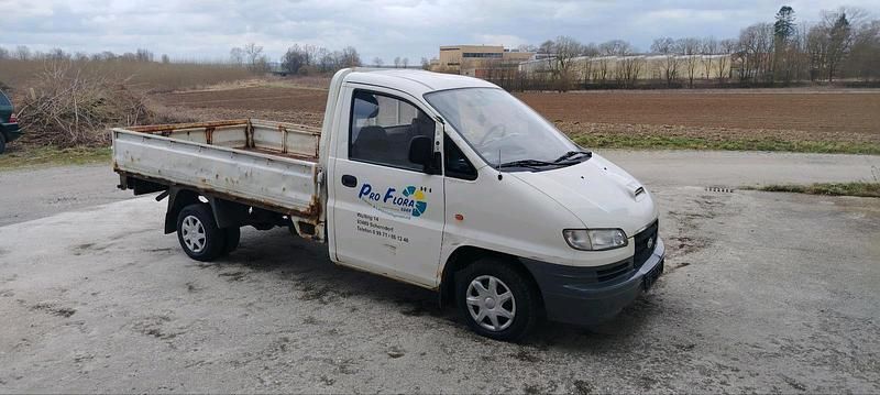 Gebraucht Hyundai H-1 100 PS (73 kW) 2004 Weiß Van / Kleinbus