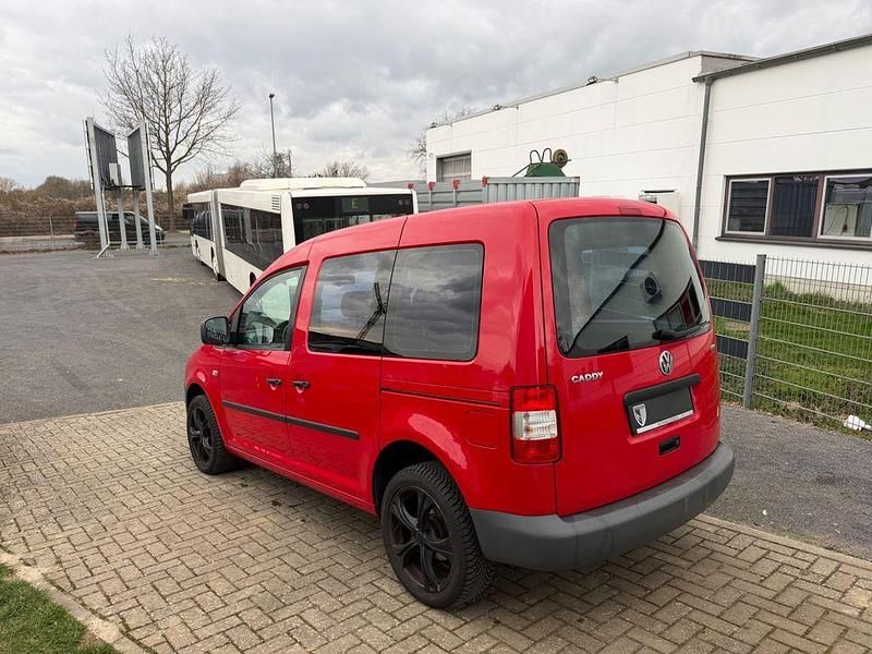 Gebraucht VW Caddy Team 80 PS (58 kW) 2010 Rot Van / Kleinbus