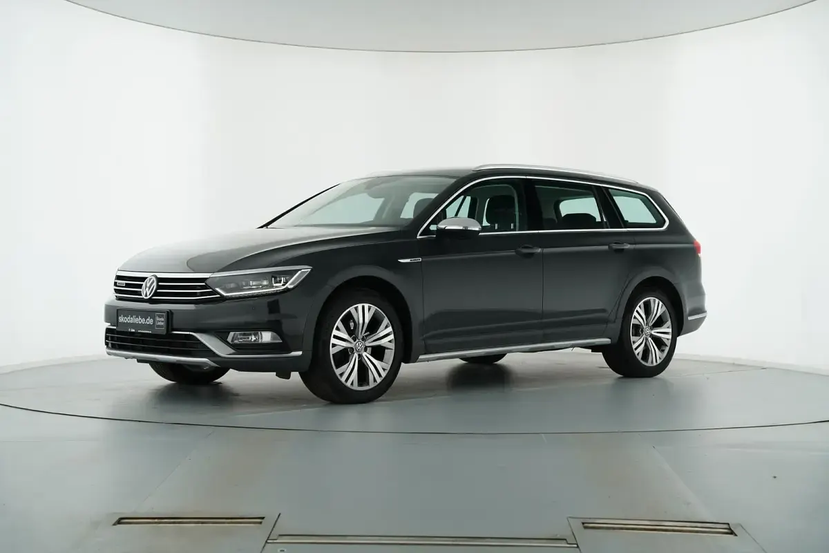 Gebraucht VW Passat Alltrack 220 PS (161 kW) 2018 Grau Kombi