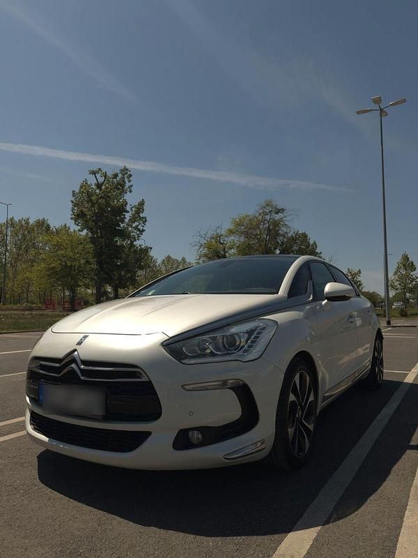 Weiß Gebraucht 2013 Citroën DS5 So Chic Kleinwagen | 7.400 € (Fairer Preis) - Bild 1/4