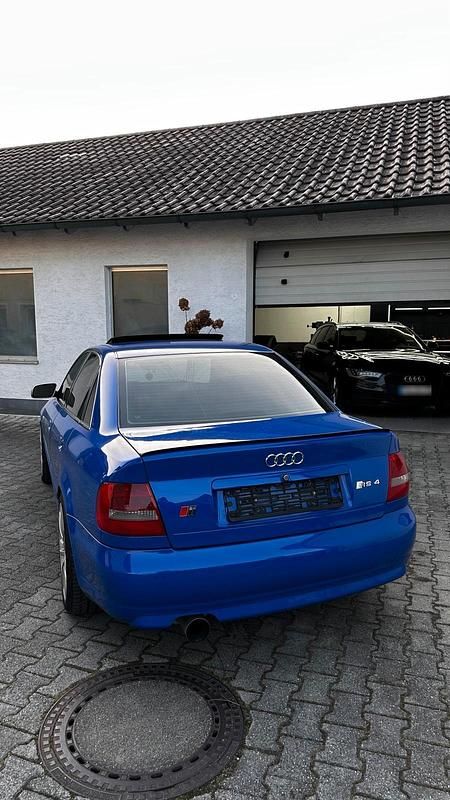 Second-hand Audi S4 Performance 550 CP (404 kW) 2000 Albastru Berlinǎ
