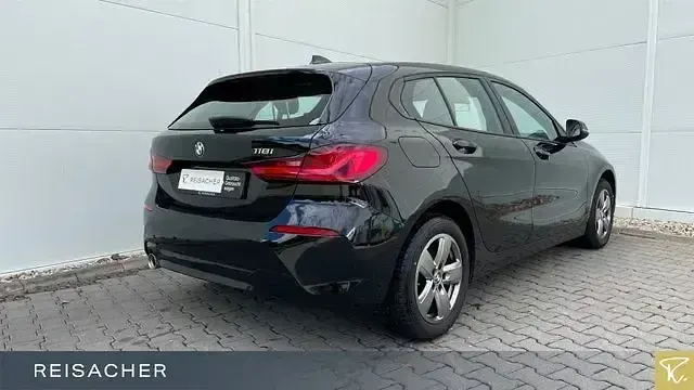 Gebraucht BMW 118 Advantage 136 PS (100 kW) 2024 Schwarz uni Limousine