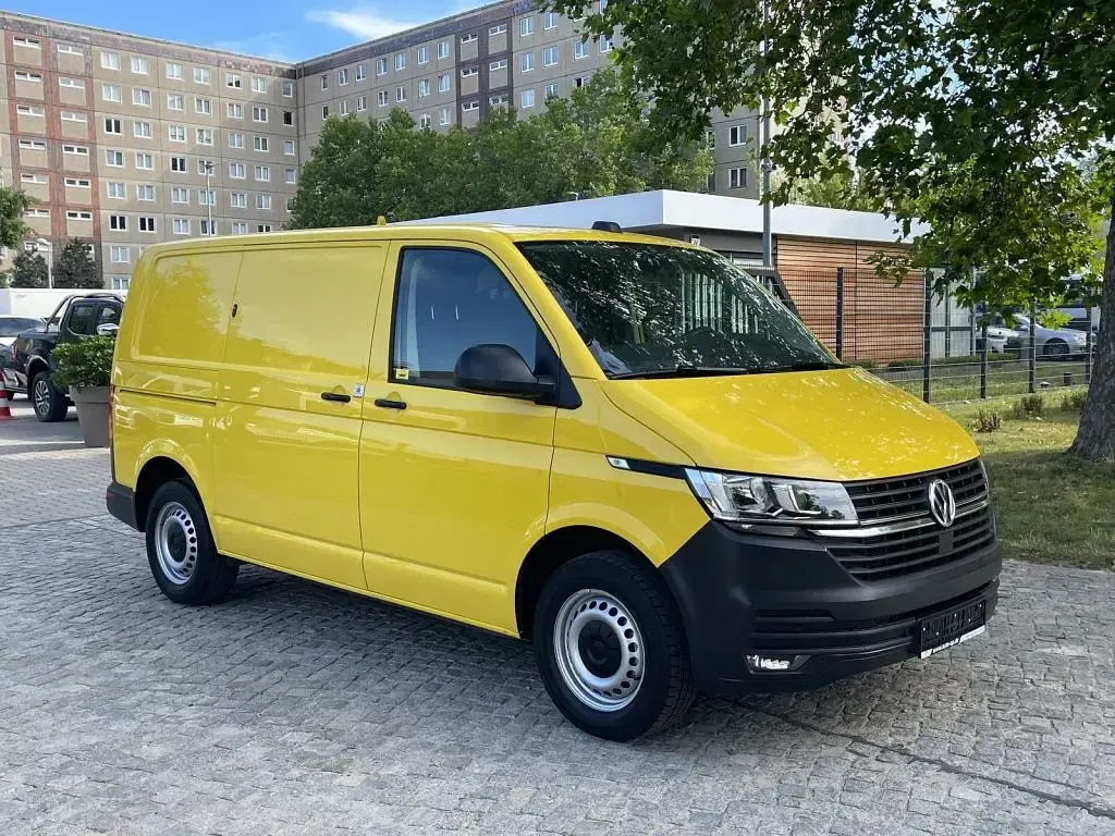 Gebraucht VW T6.1 150 PS (110 kW) 2021 Gelb Van