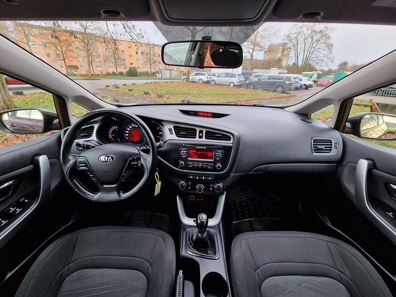 Gebraucht Kia Ceed Sportswagon Edition 7 99 PS (72 kW) 2012 Braun Kombi