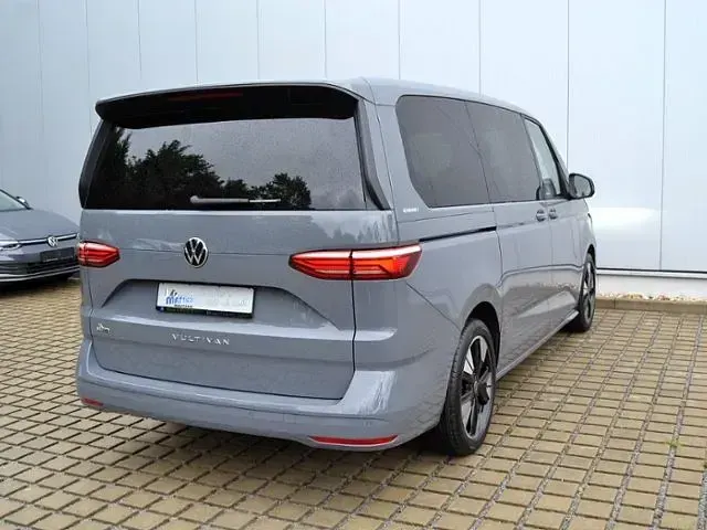 Neu VW Multivan 150 PS (110 kW) 2026 Grau Van / Kleinbus