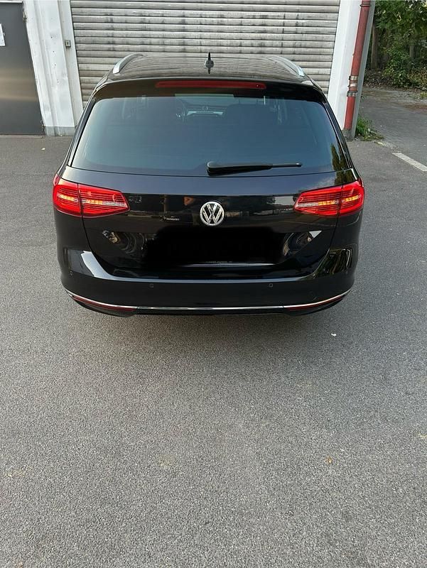 Gebraucht VW Passat Highline 150 PS (110 kW) 2015 Schwarz Kombi