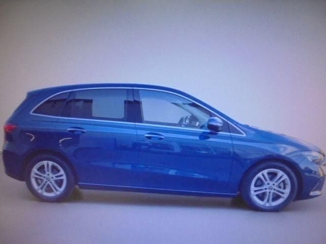 Blau Gebraucht 2020 Mercedes B180 Progressive Van / Kleinbus | 23.990 € (Fairer Preis) - Bild 1/1