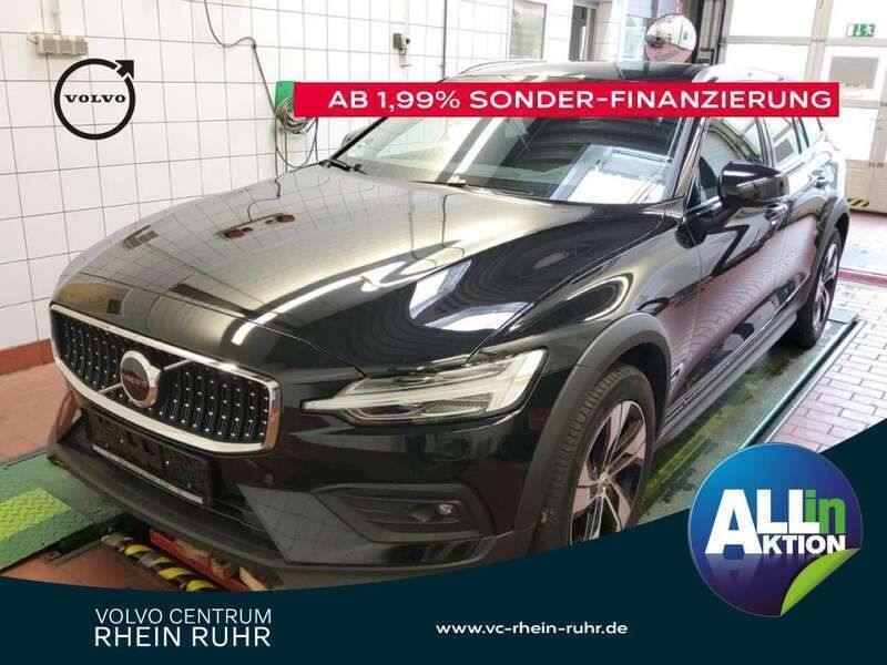 Schwarz Gebraucht 2023 Volvo V60 CC Plus Kombi | 38.880 € (Guter Preis) - Bild 1/4
