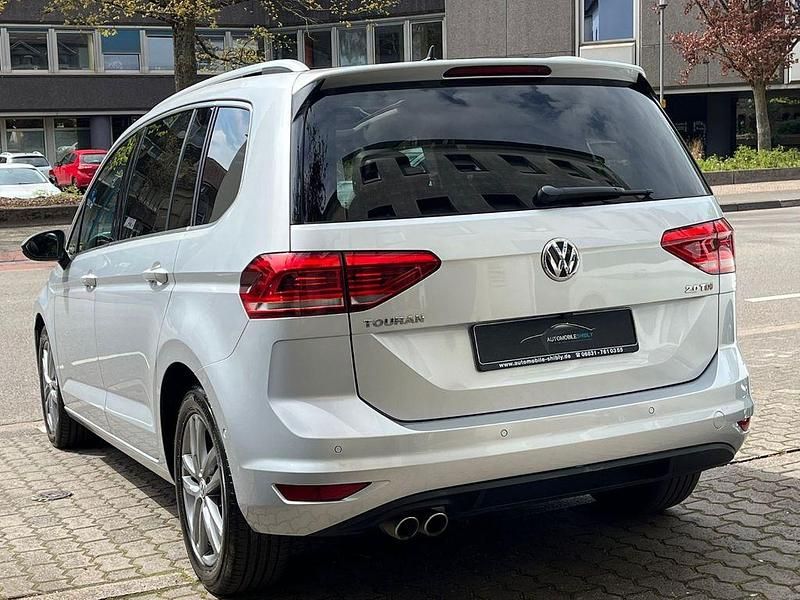 Gebraucht VW Touran Highline 190 PS (139 kW) 2018 Silber Van / Kleinbus