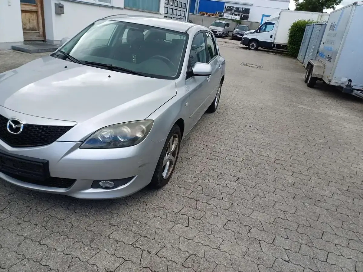 Gebraucht Mazda 3 Active 105 PS (77 kW) 2006 Satinsilber metallic Kleinwagen