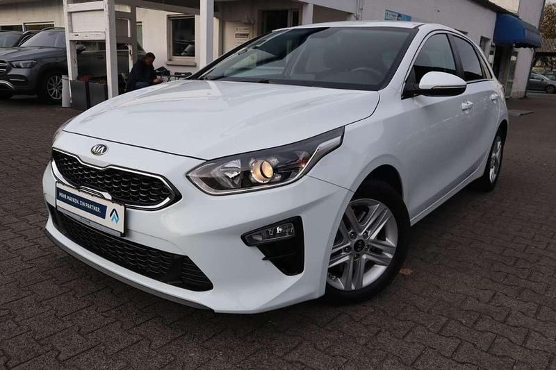 (wd) casa white s Gebraucht 2020 Kia Ceed Vision Limousine | 15.990 € (Guter Preis) - Bild 1/2