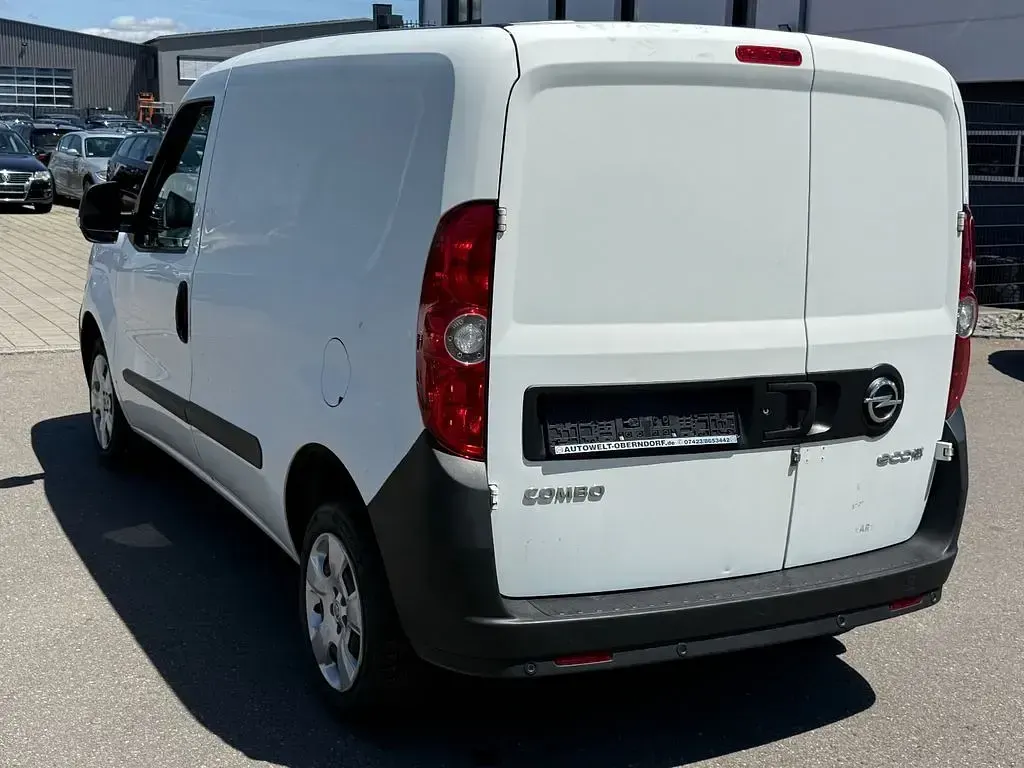 Gebraucht Opel Combo 90 PS (66 kW) 2015 Weiß Van / Kleinbus
