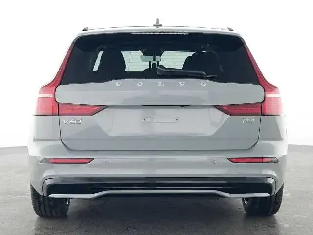 Gebraucht Volvo V60 145 PS (106 kW) 2025 Kombi