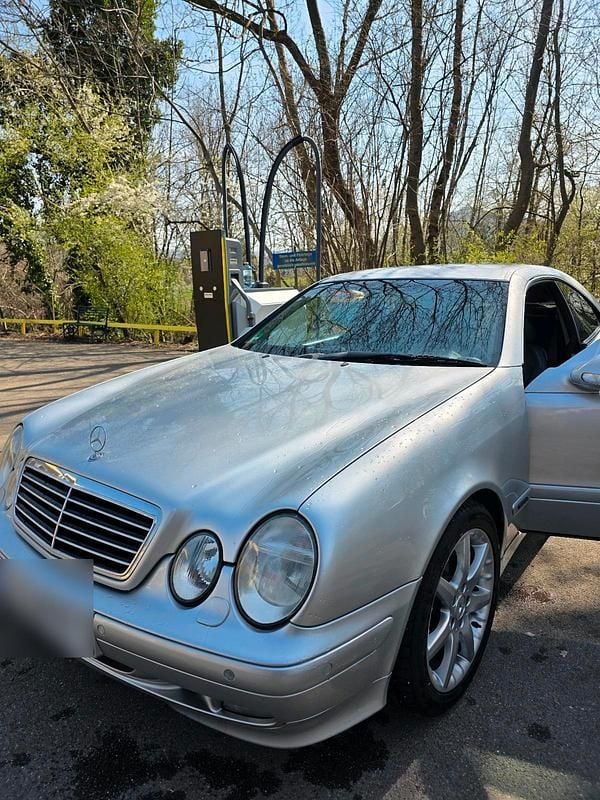 Gebraucht Mercedes CLK230 197 PS (144 kW) 2003 Silber Coupé