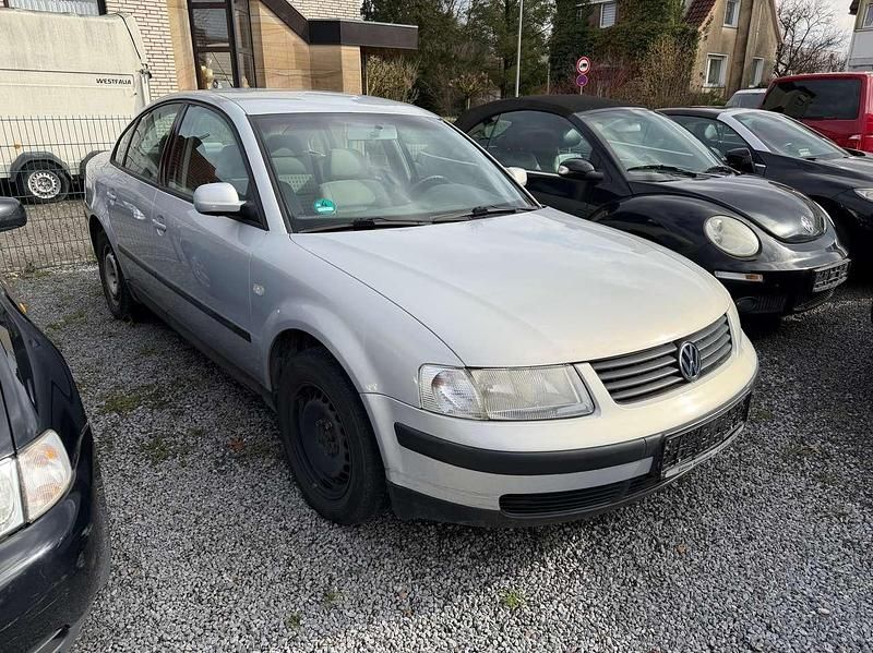 Gebraucht VW Passat GT 101 PS (74 kW) 2000 Silber Limousine