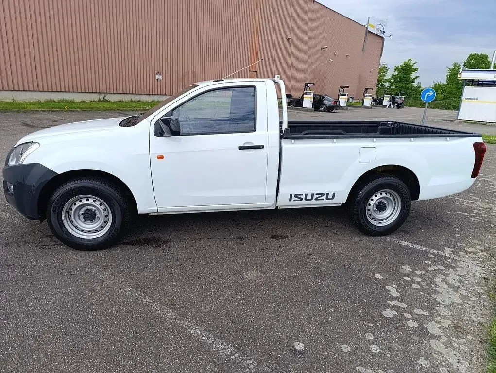 Second-hand Isuzu Pick up 163 CP (119 kW) 2016 Alb Pickup