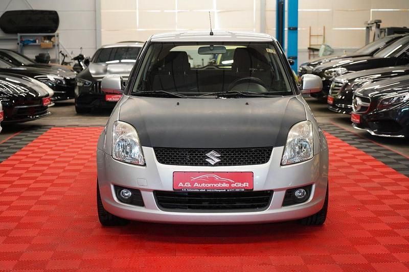 Gebraucht Suzuki Swift 92 PS (67 kW) 2010 Silber Kleinwagen