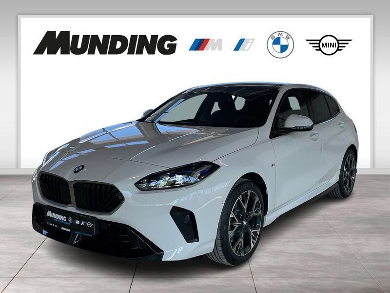Alpinweiss iii Neu 2025 BMW 120 Sport Line Kleinwagen | 33.895 € (Superpreis) - Bild 1/4