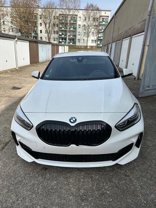 Gebraucht BMW 120 190 PS (139 kW) 2019 Weiß Kleinwagen