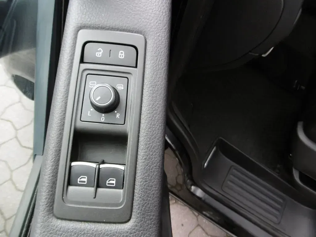 Gebraucht VW Multivan 204 PS (150 kW) 2016 Schwarz Van / Kleinbus