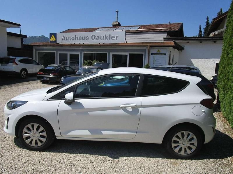 Gebraucht Ford Fiesta Trend 75 PS (55 kW) 2022 Frozen white Kleinwagen