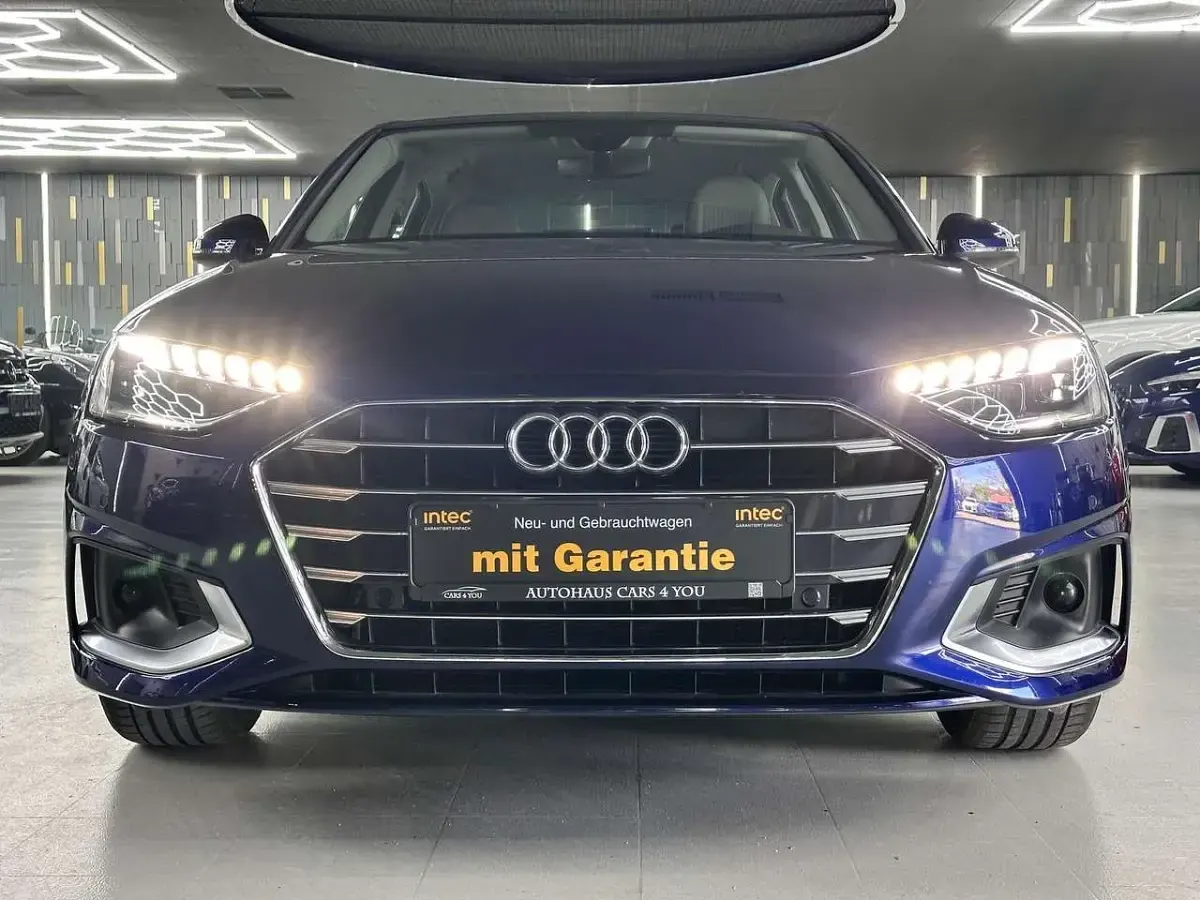 Używany Audi A4 Ambiente 136 KM (100 kW) 2022 Niebieski Sedan/Limuzyna