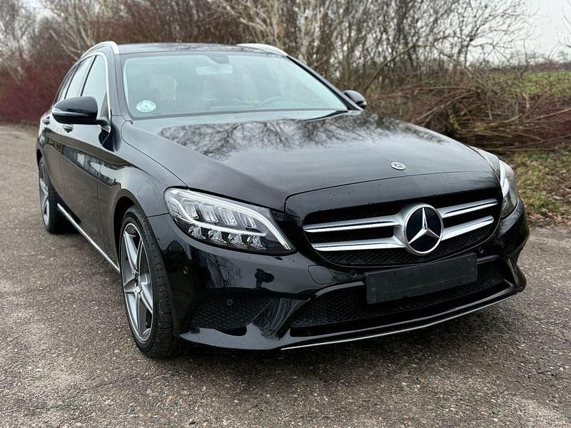 Gebraucht Mercedes C220 194 PS (142 kW) 2018 Schwarz Kombi