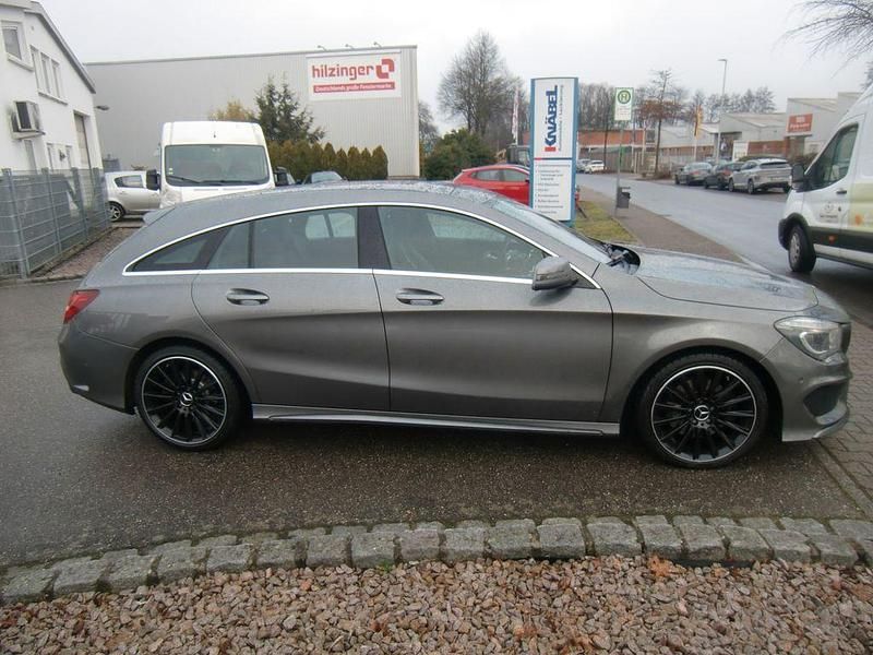 Gebraucht Mercedes CLA220 Shooting Brake 177 PS (130 kW) 2016 Grau Kombi