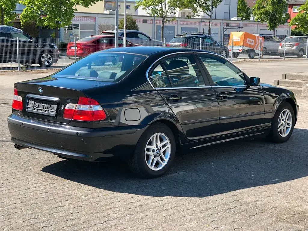 Używany BMW 320 Exclusive 170 KM (125 kW) 2004 Czarny Sedan/Limuzyna