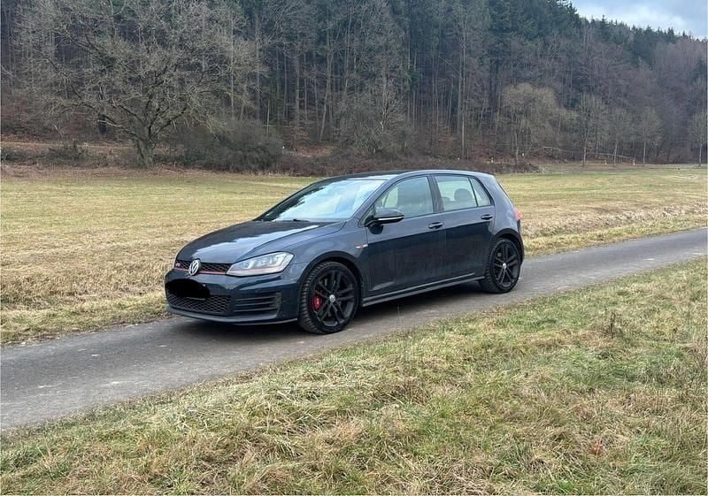 Blau Gebraucht 2016 VW Golf GTI Limousine | 12.900 € (Superpreis) - Bild 1/4