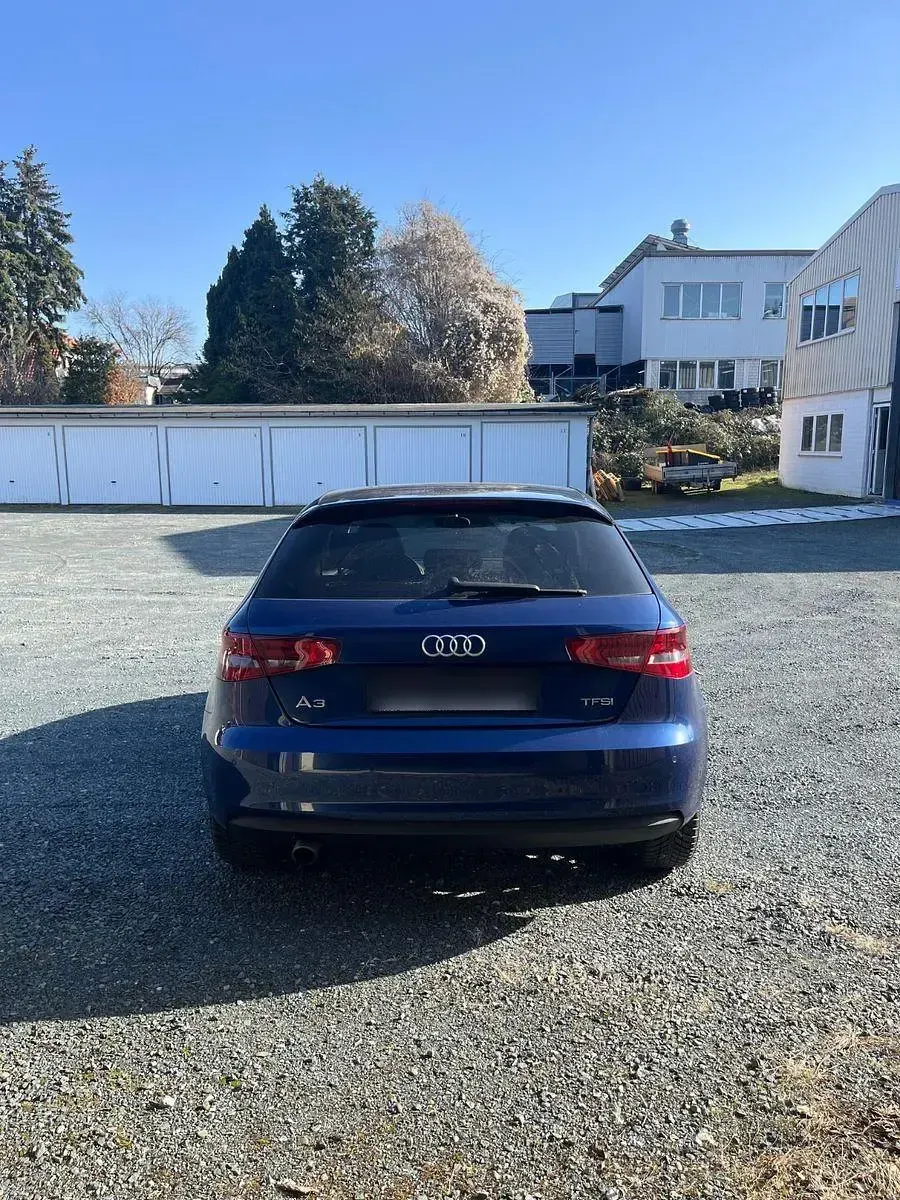 Gebraucht Audi A3 Ambiente 105 PS (77 kW) 2014 Blau Coupé