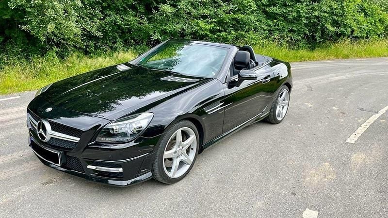Schwarz Gebraucht 2013 Mercedes SLK200 AMG line Cabrio | 19.690 € (Guter Preis) - Bild 1/4