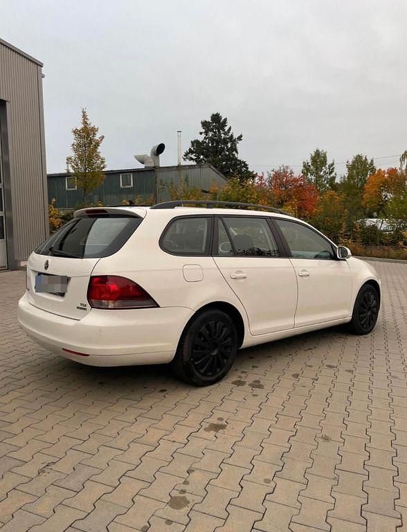 Gebraucht VW Golf VI 105 PS (77 kW) 2010 Weiß Kleinwagen