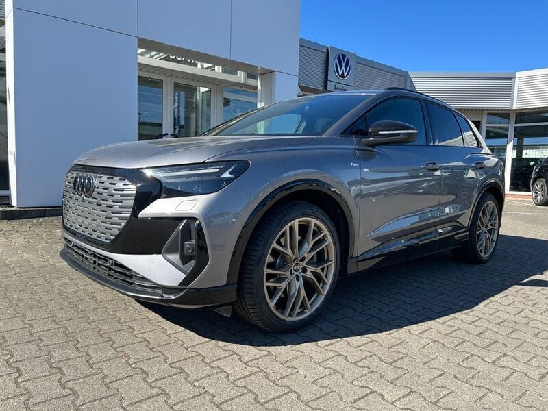 Grau Gebraucht 2022 Audi Q4 e-tron Edition .1 SUV | 31.899 € (Guter Preis) - Bild 1/4