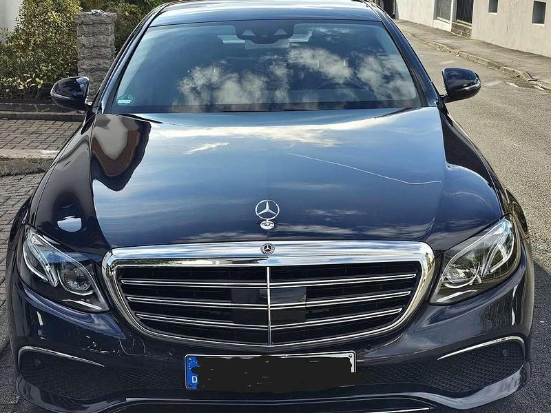 Gebraucht 2017 Mercedes E220 Exclusive Limousine | 26.500 € (Guter Preis) - Bild 1/4