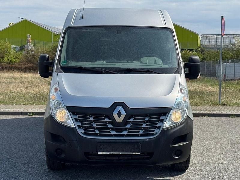 Usado Renault Master 170 HP (125 kW) 2017 Prateado Van