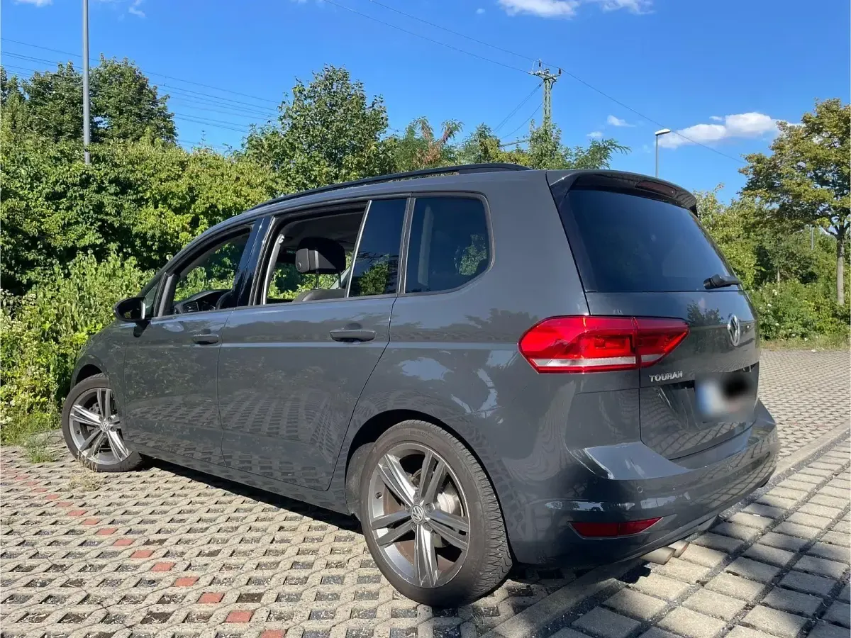 Gebraucht VW Touran 150 PS (110 kW) 2017 Grau Van / Kleinbus