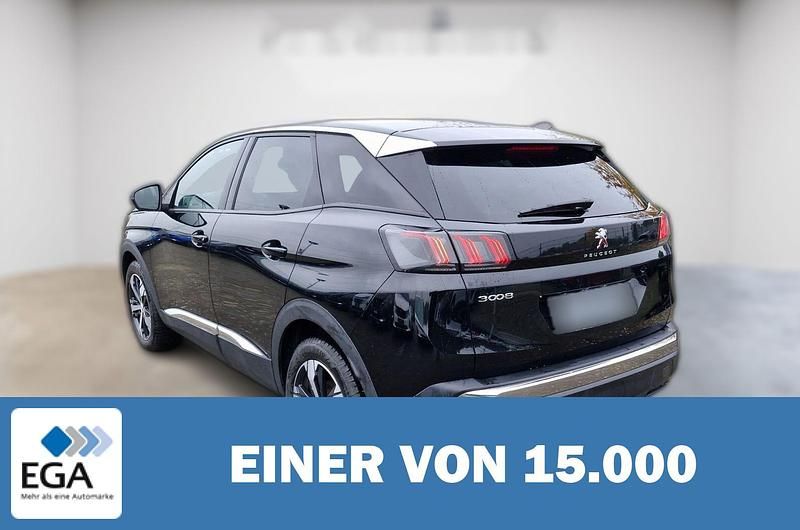 Schwarz metallic Gebraucht 2024 Peugeot 3008 Allure | 22.360 € (Etwas zu teuer) - Bild 1/4