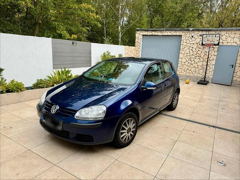 Blau Gebraucht 2004 VW Golf V Limousine | 650 € (Superpreis) - Bild 1/4