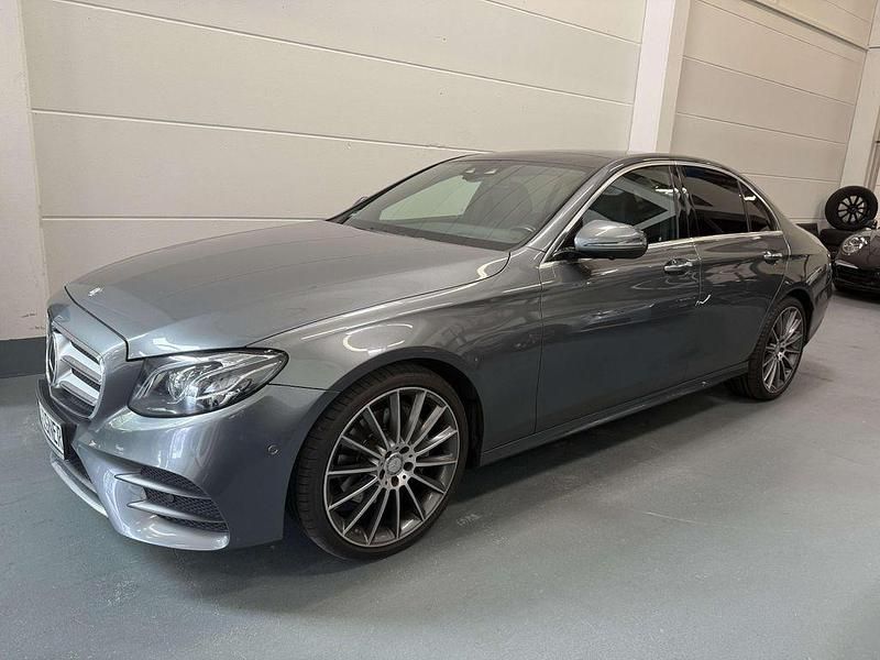 Selenitgrau metalliclack Gebraucht 2016 Mercedes E220 Business Limousine | 28.950 € (Teuer) - Bild 1/4