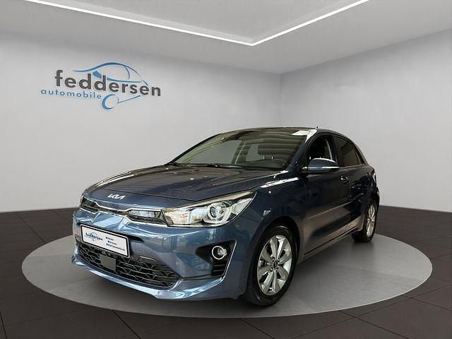 Grau (metallic) Gebraucht 2022 Kia Rio Spirit Limousine | 17.490 € (Etwas zu teuer) - Bild 1/4