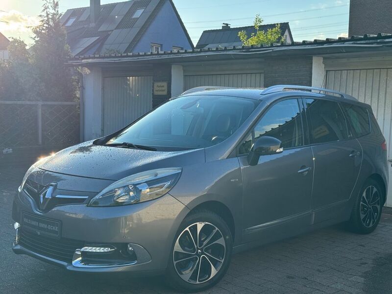 Grau Gebraucht 2015 Renault Scénic III Bose Edition Van / Kleinbus | 4.970 € (Fairer Preis) - Bild 1/2