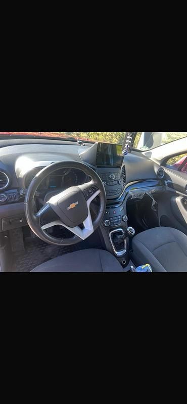 Gebraucht Chevrolet Orlando 163 PS (119 kW) 2012 Rot Van / Kleinbus