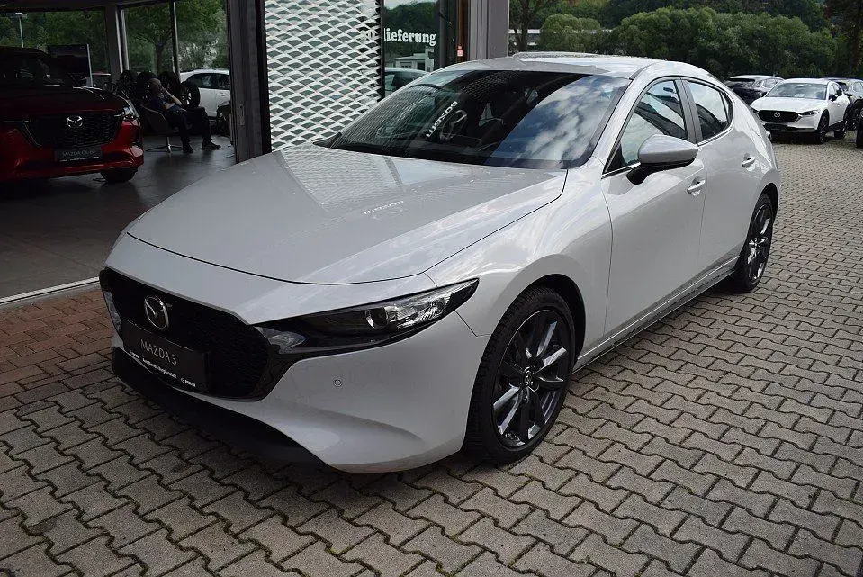Gebraucht Mazda 3 Center-Line 140 PS (102 kW) 2025 Weiß Limousine